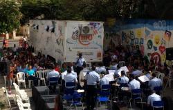 Carreta do Projeto Conexão Aberta no bairro Goiânia