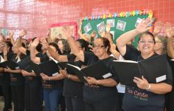 Usuárias do Núcleo de Apoio à Saúde da Família do Barreiro participam de oficina de canto, que reduz o uso de antidepressivos. 