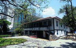 Fachada do setor antigo do Museu Histórico Abílio Barreto.