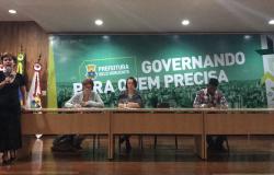 Mesa de abertura da Palestra "Adolescência e Juventude: a Prevenção em Pauta", que aconteceu dia 22 de setembro na PBH.