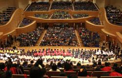 Sala Minas Gerais, da Companhia de Desenvolvimento de Minas Gerais, com plateia cheia na apresentação da Cantata Musical dos Alunos da Rede Municipal de Educação dia 25 de setembro. 