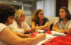 Quatro mulheres que fazem parte do Grupo de Trabalho para a construção do Plano Municipal do Idoso: Jucilene Carneiro Moreira, coordenadora do serviço de proteção social especial para pessoas com deficiência, idosos e suas famílias da SMASAC; Nádia Sueli, representante da Coordenadoria de Atendimento Regional Venda Nova Jeaninne Lima - representante da Diretoria Regional de Saúde Venda Nova; Silvânia de Souza Gomes, representante da Diretoria Regional de Saúde Pampulha.